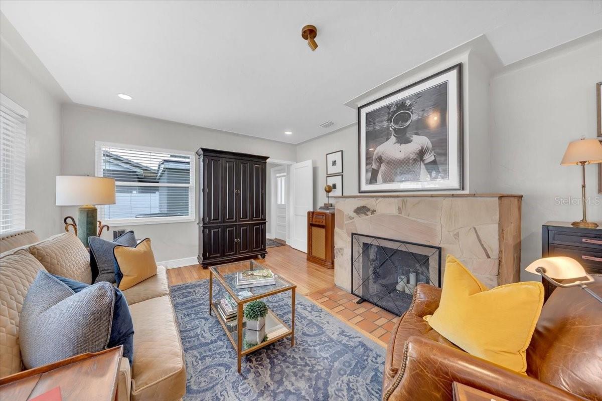 Image 14 of 55 For 1030 32nd Avenue N