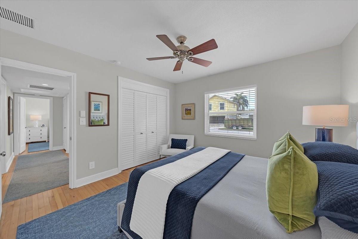 Image 21 of 55 For 1030 32nd Avenue N