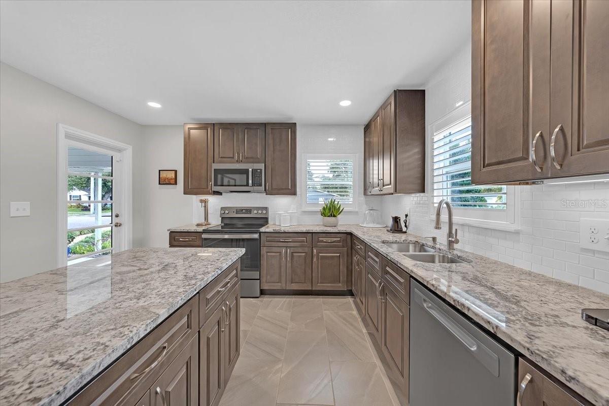 Image 8 of 55 For 1030 32nd Avenue N