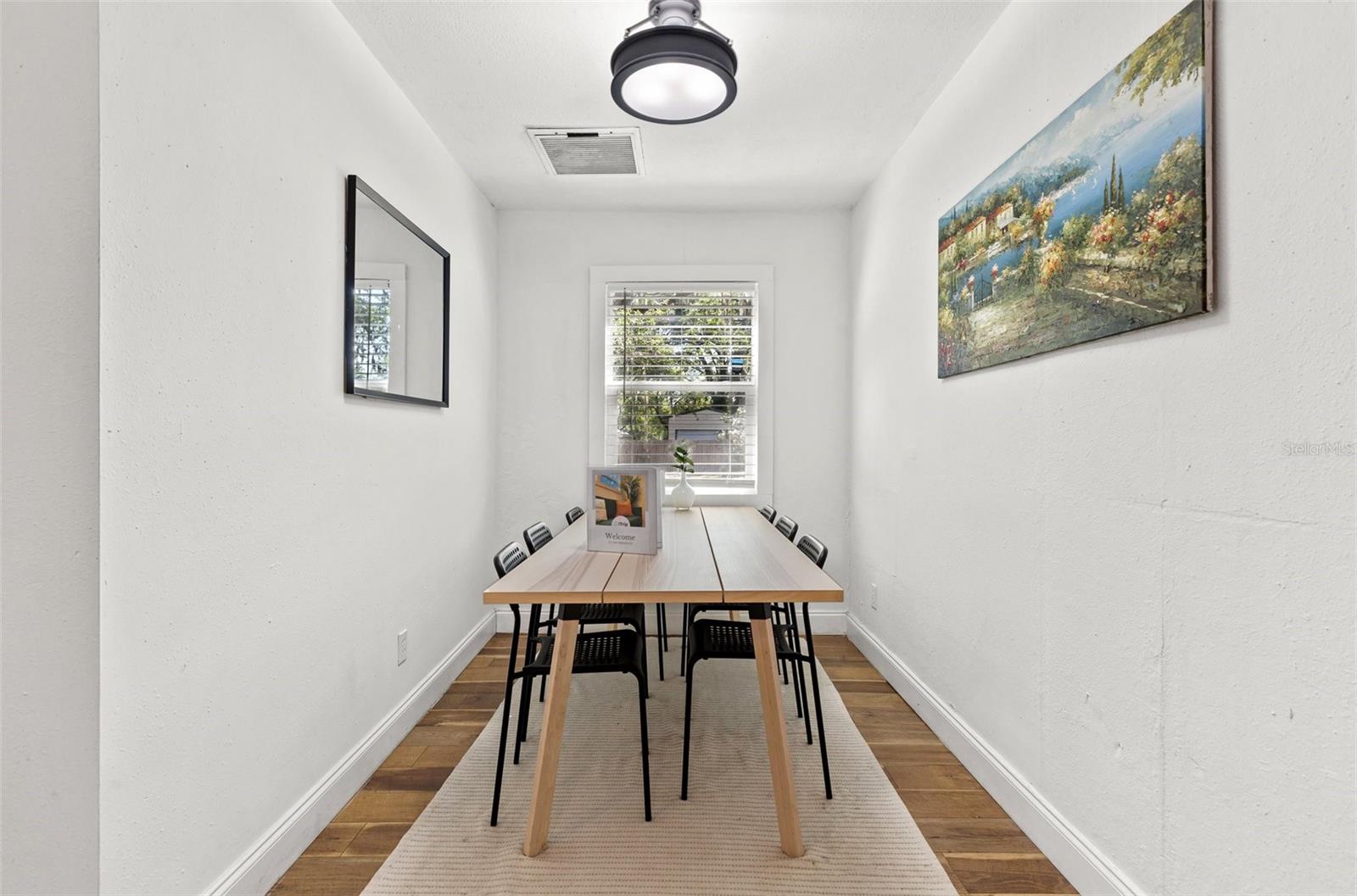 Listing photo id 4 for 6806 17th Street