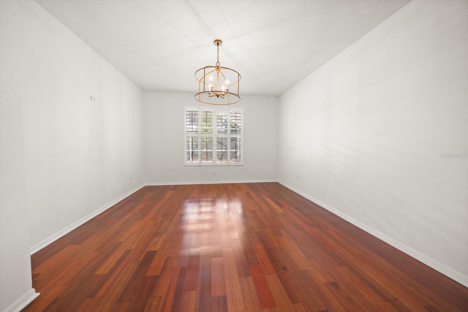 Image 15 of 54 For 10539 Weybridge Drive