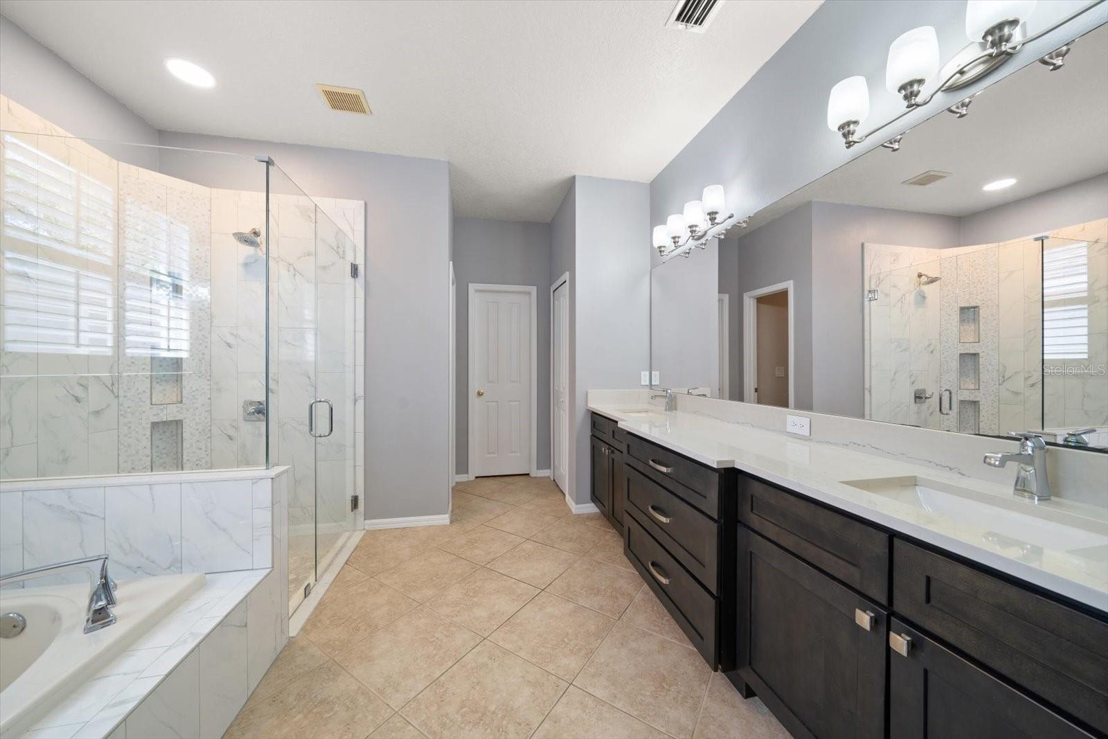 Image 17 of 54 For 10539 Weybridge Drive