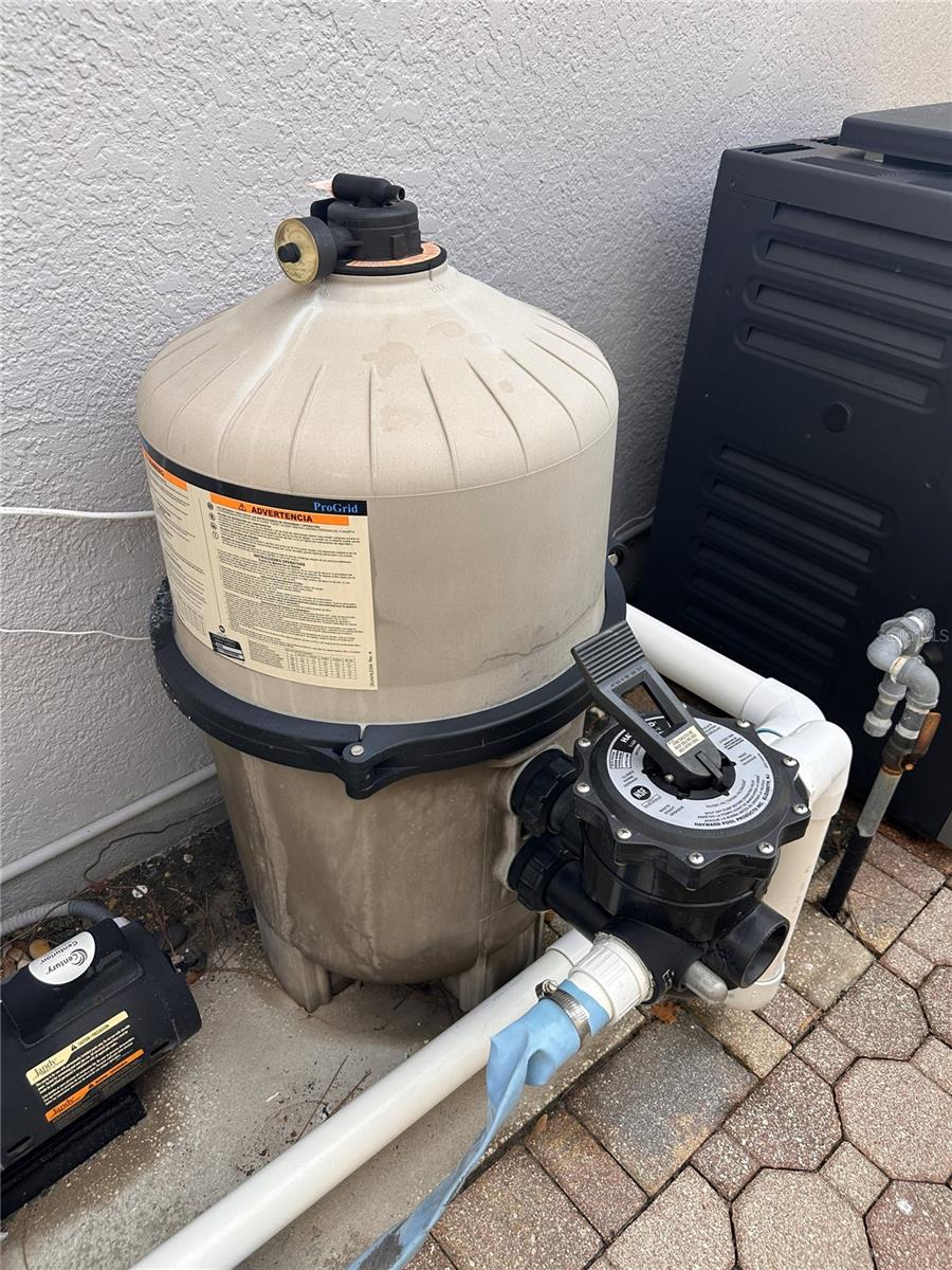 Image 35 of 54 For 10539 Weybridge Drive