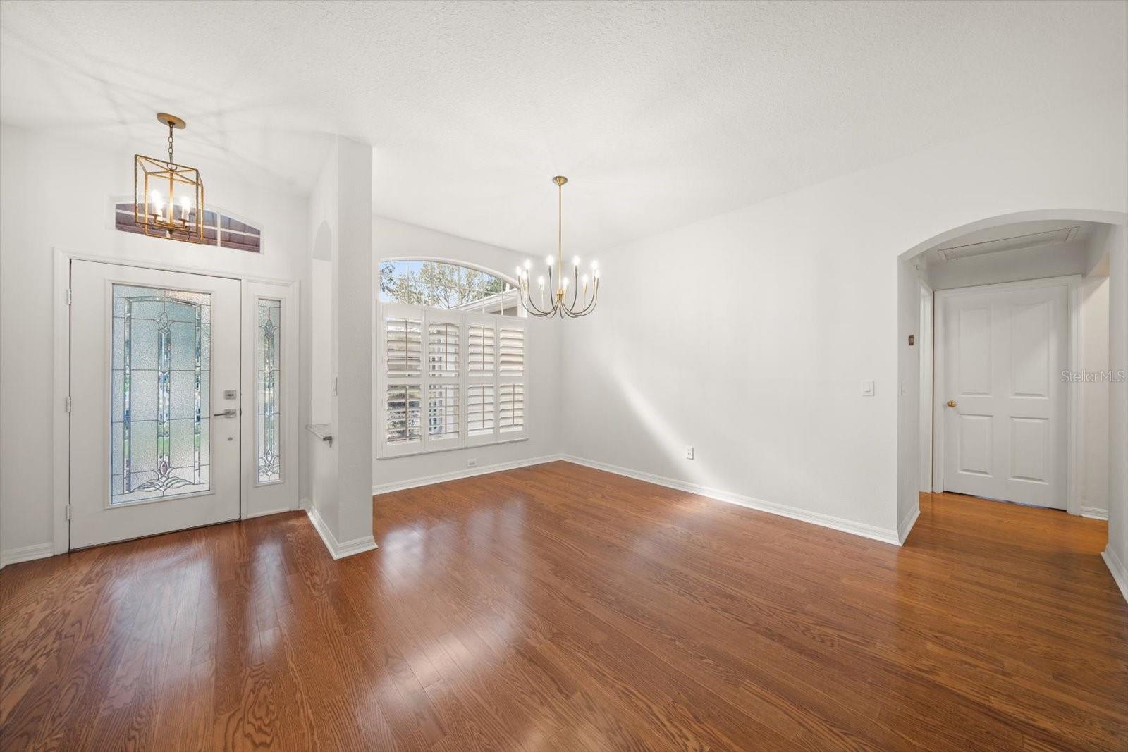 Image 6 of 54 For 10539 Weybridge Drive