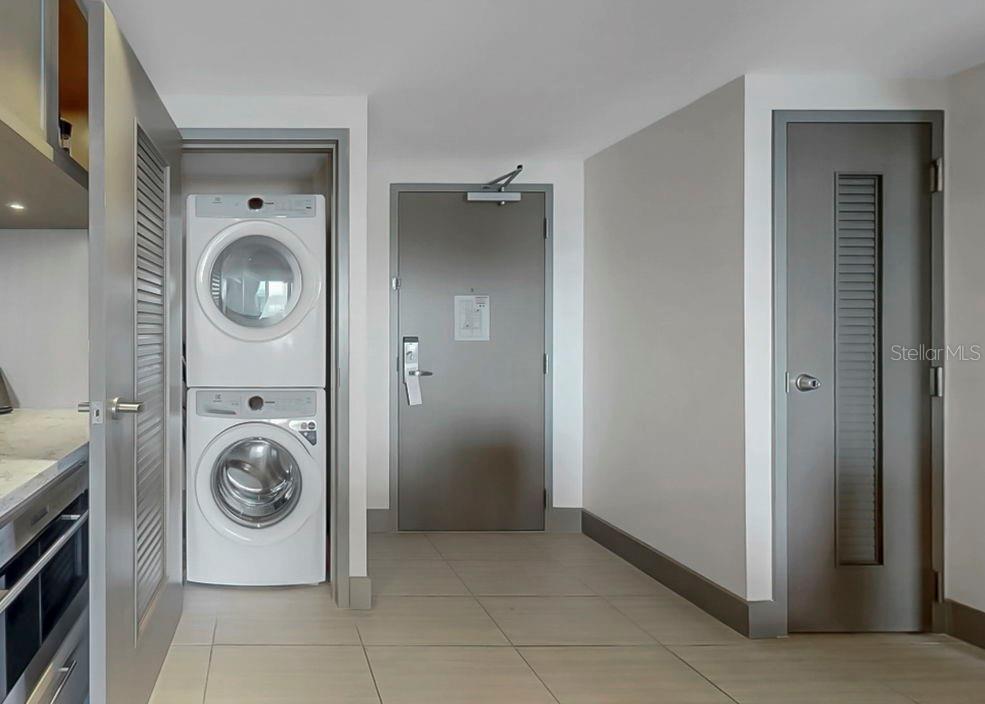 Image 10 of 60 For 691 Gulfview Boulevard 1410