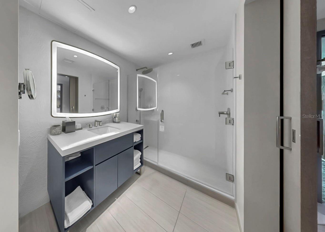 Image 34 of 60 For 691 Gulfview Boulevard 1410