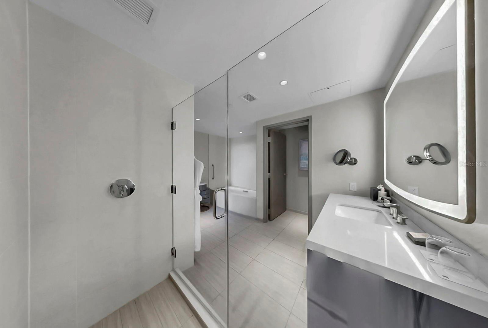 Image 37 of 60 For 691 Gulfview Boulevard 1410