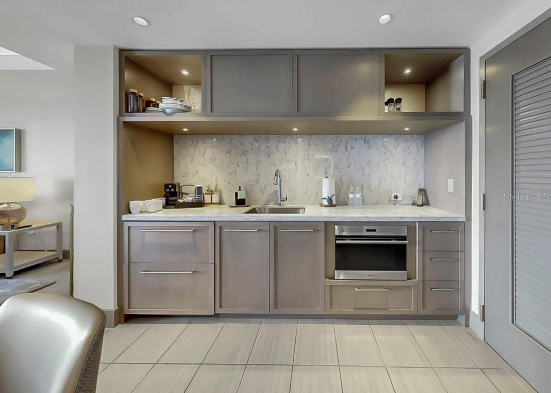 Image 5 of 60 For 691 Gulfview Boulevard 1410