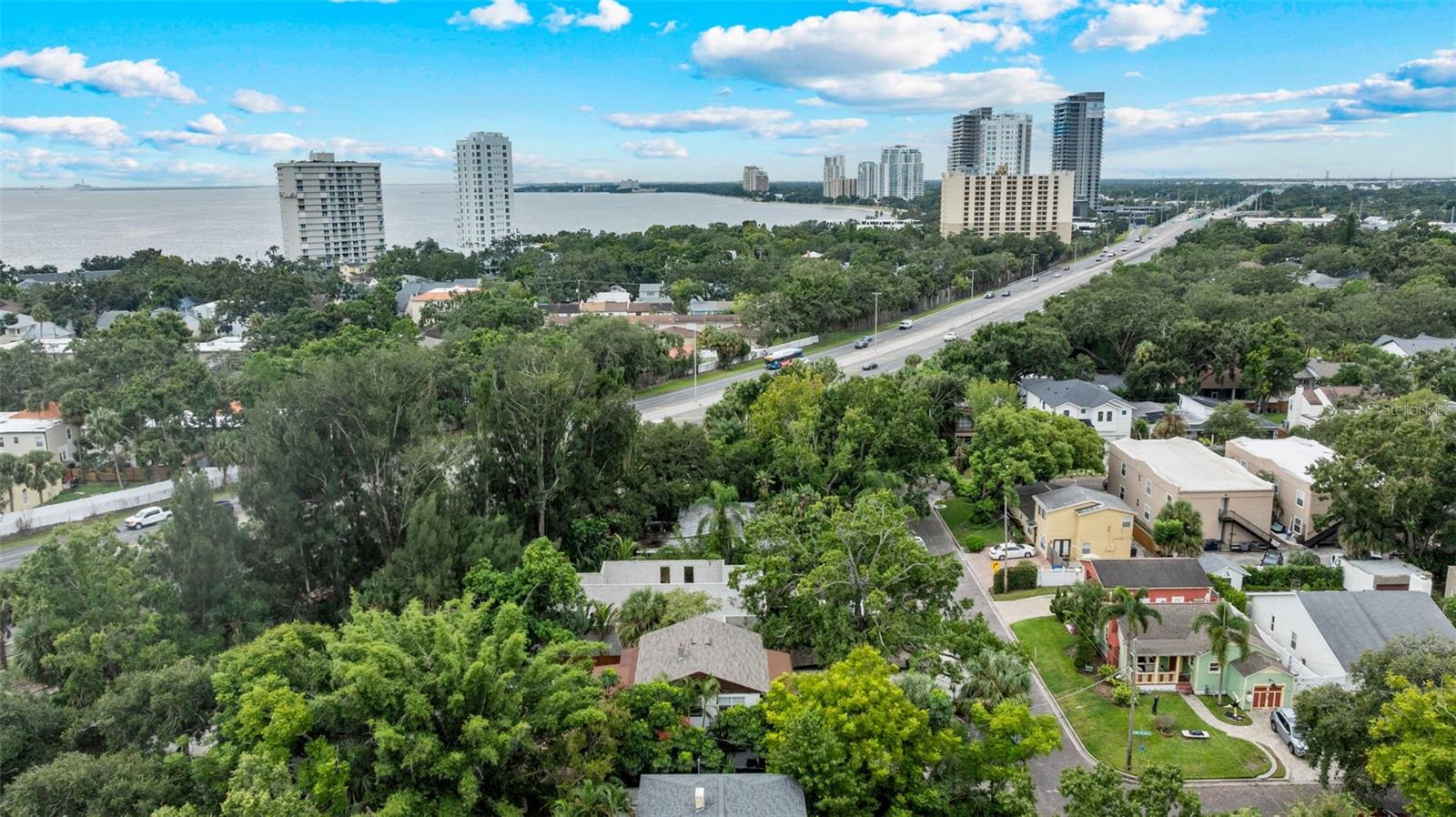 Image 11 of 27 For 2002 Habana Avenue D