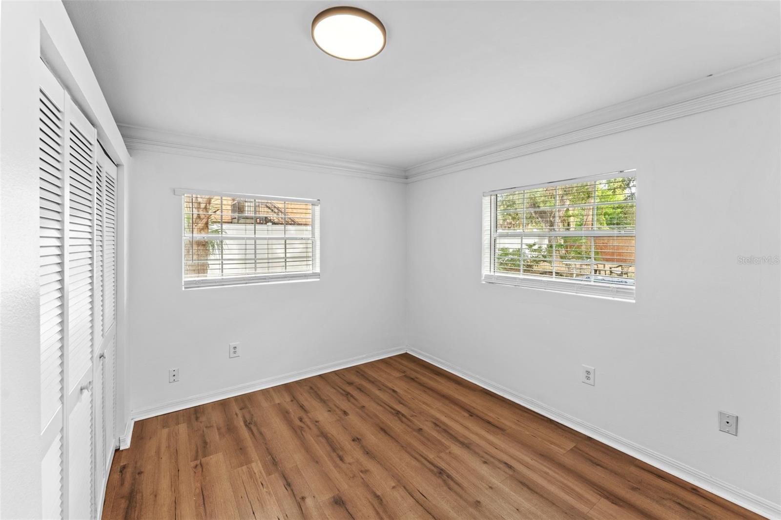 Image 15 of 27 For 2002 Habana Avenue D