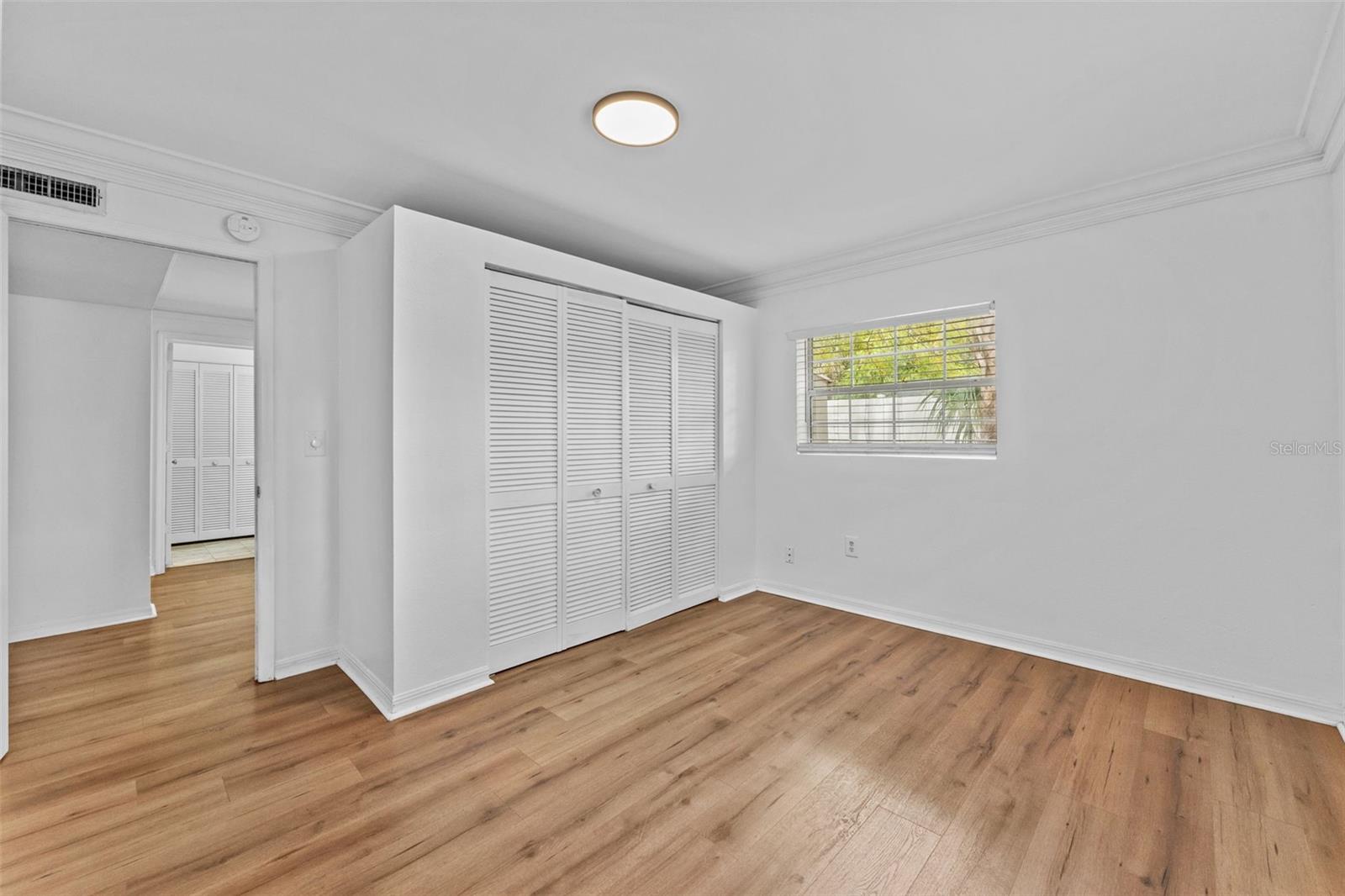 Image 16 of 27 For 2002 Habana Avenue D