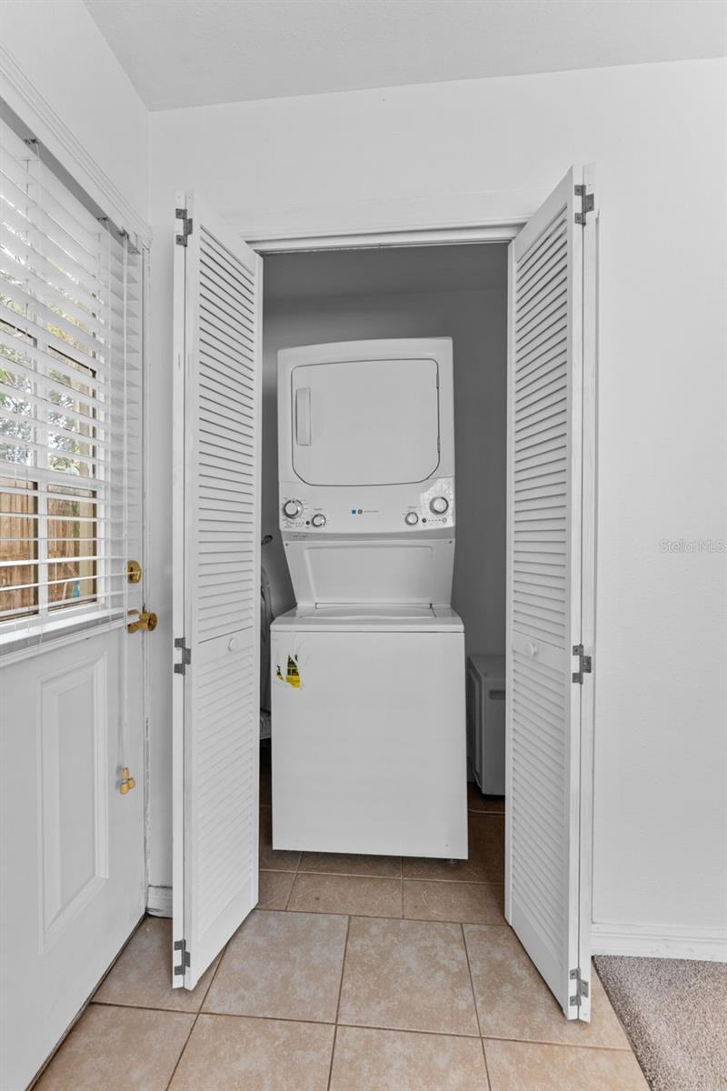 Image 22 of 27 For 2002 Habana Avenue D