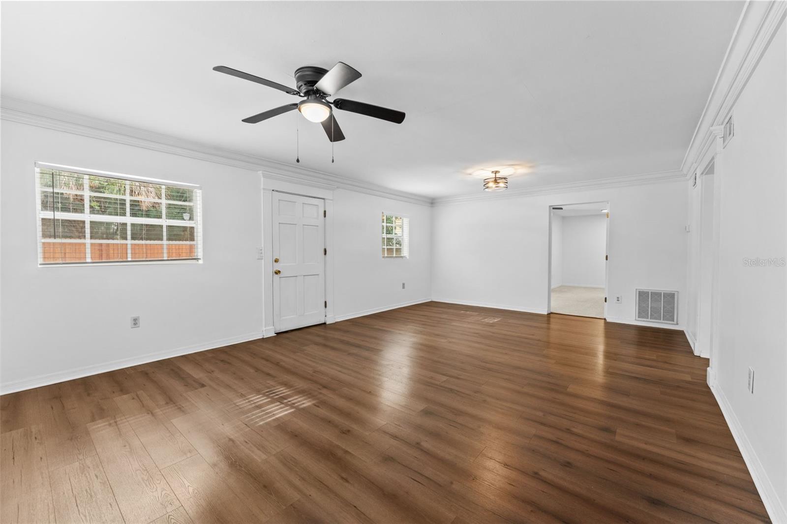 Image 4 of 27 For 2002 Habana Avenue D