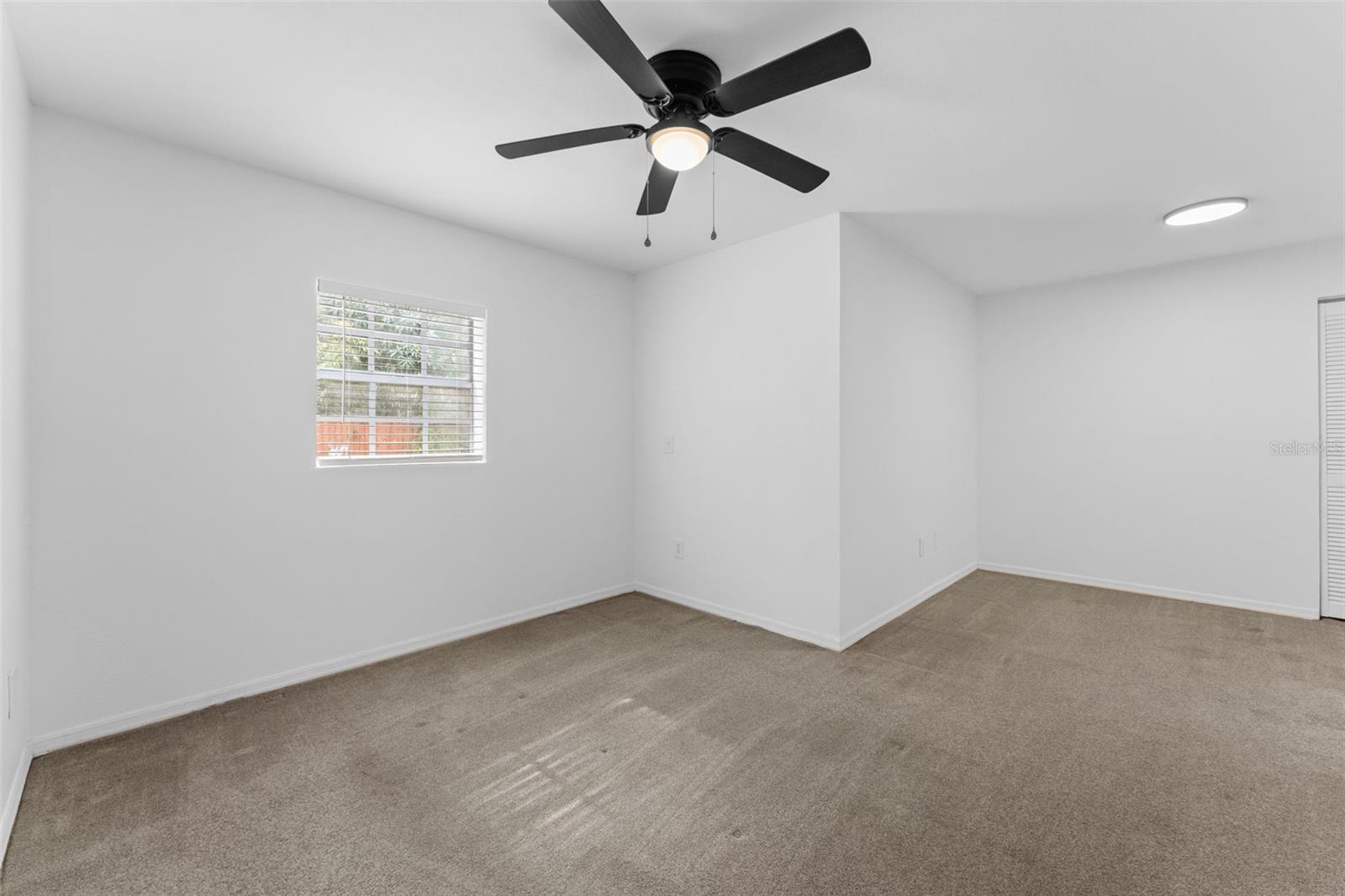 Image 8 of 27 For 2002 Habana Avenue D