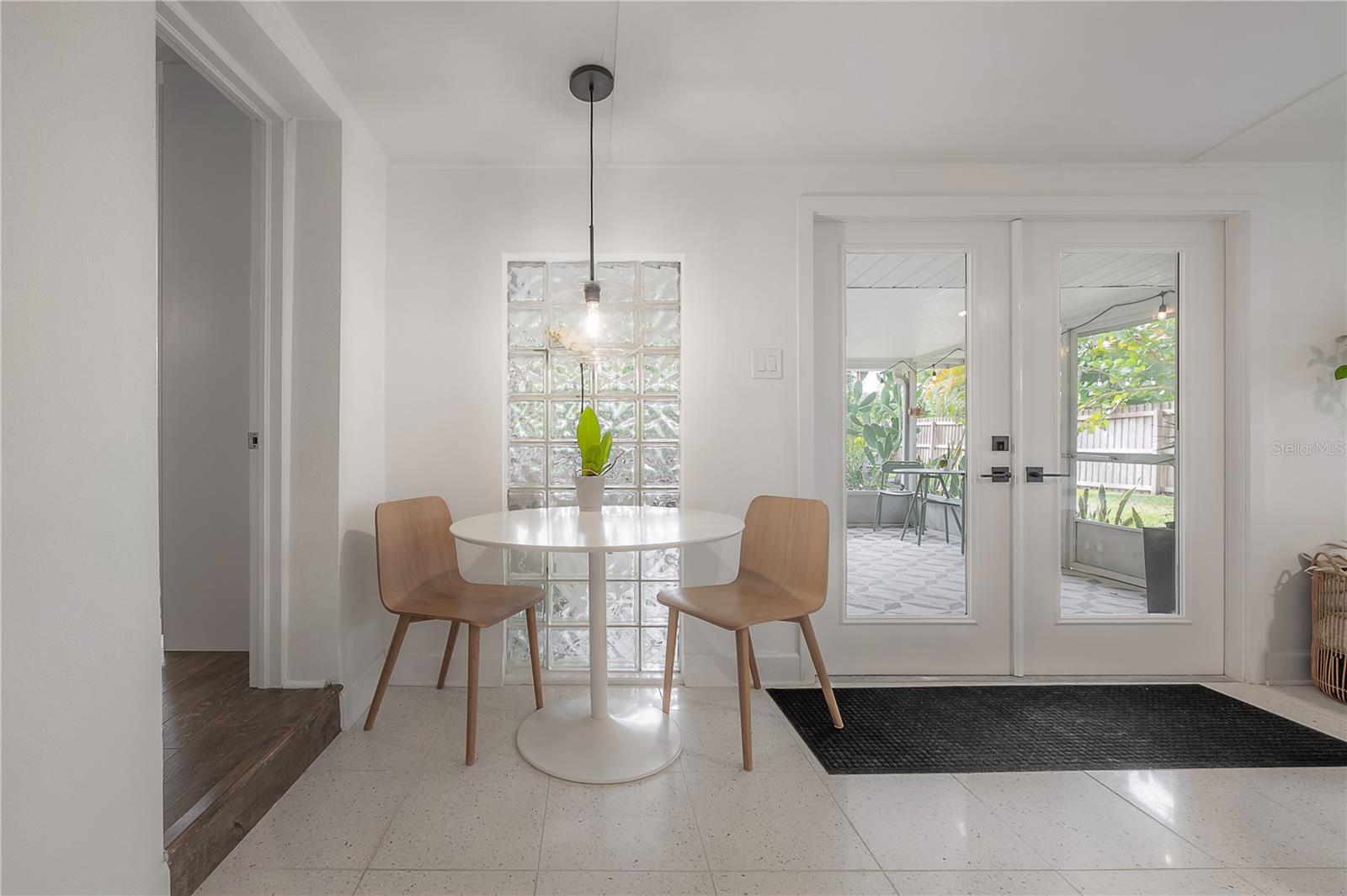 Image 12 of 42 For 4008 Bay Villa Avenue