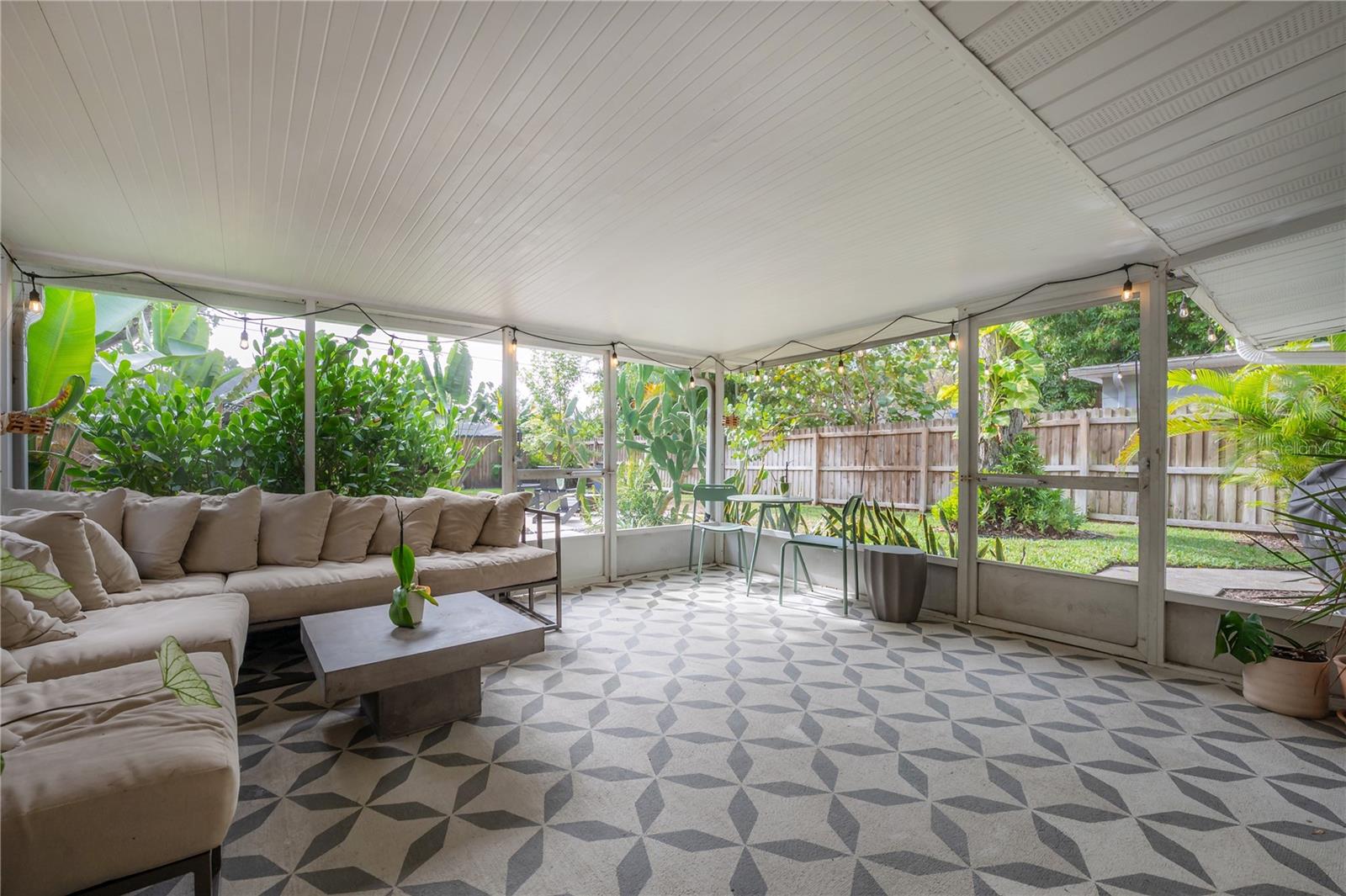 Image 30 of 42 For 4008 Bay Villa Avenue