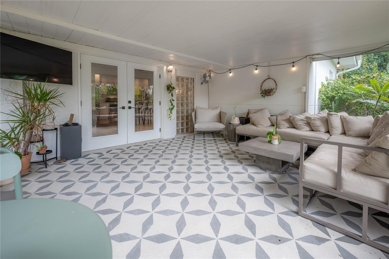 Image 33 of 42 For 4008 Bay Villa Avenue