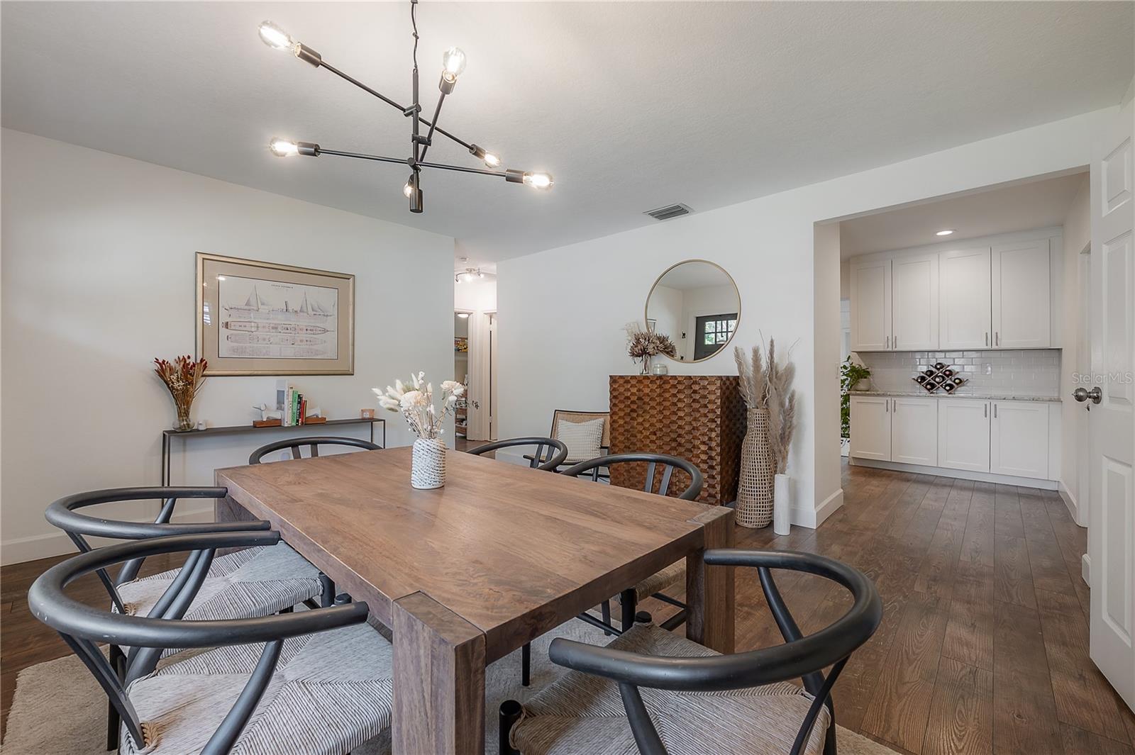 Image 4 of 42 For 4008 Bay Villa Avenue