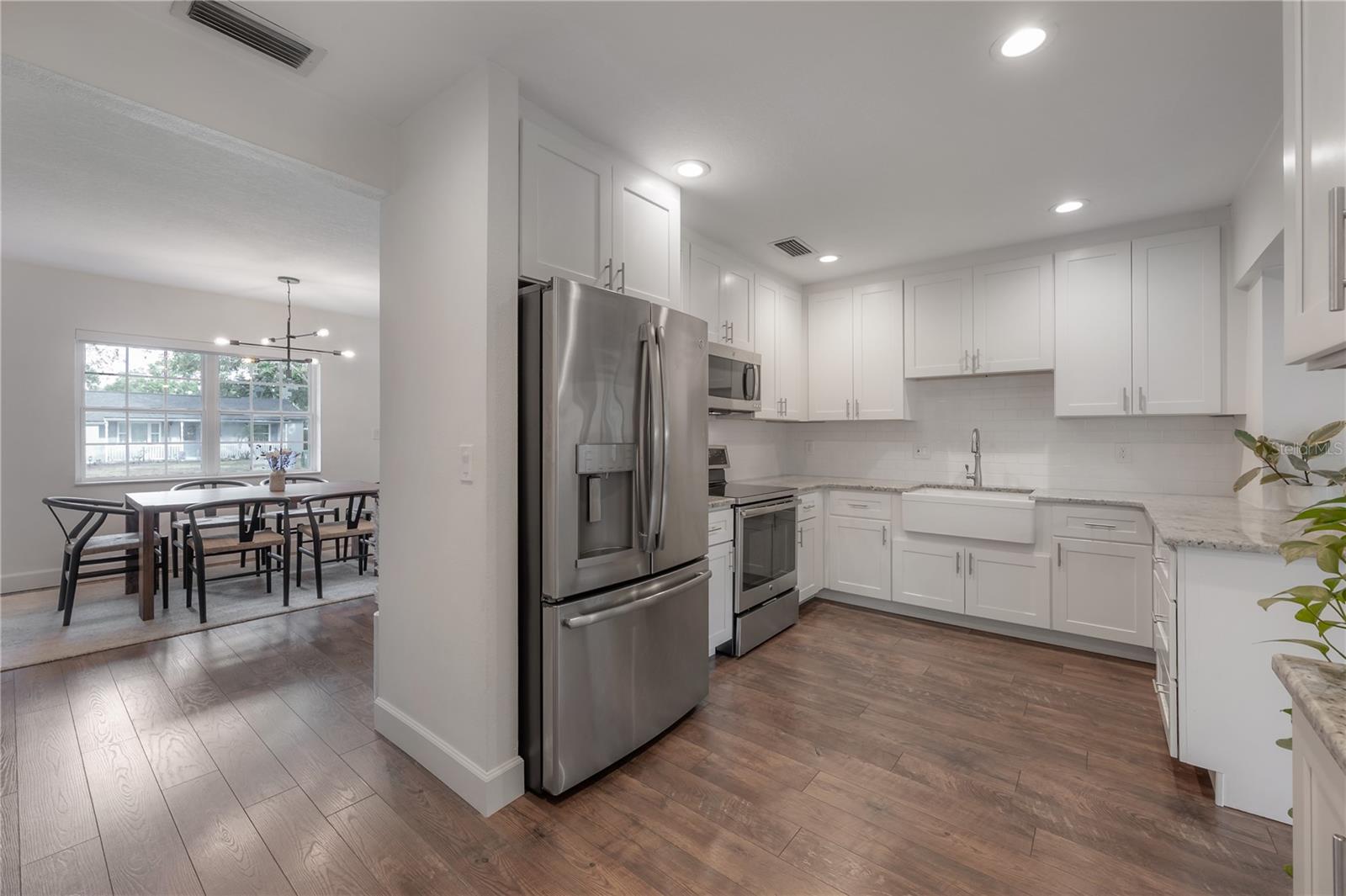 Image 6 of 42 For 4008 Bay Villa Avenue