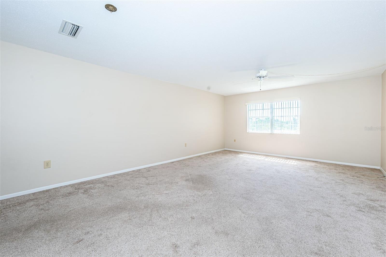 Image 12 of 38 For 1706 Belleair Forest Drive 322