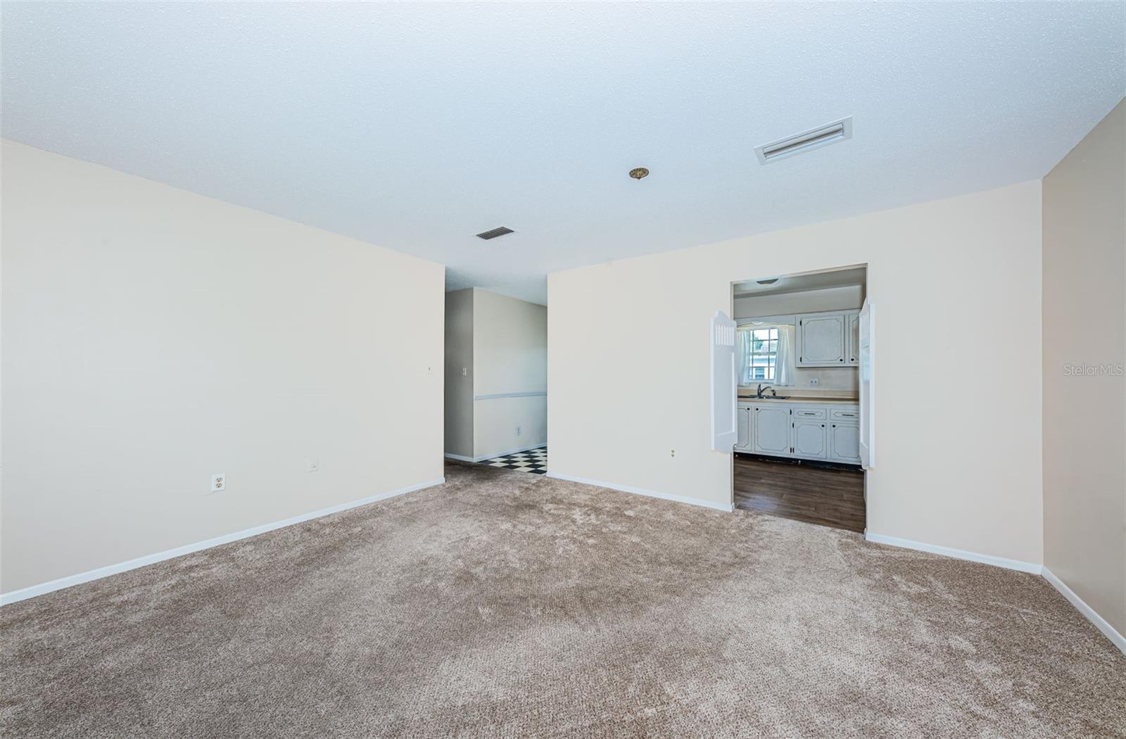 Image 14 of 38 For 1706 Belleair Forest Drive 322