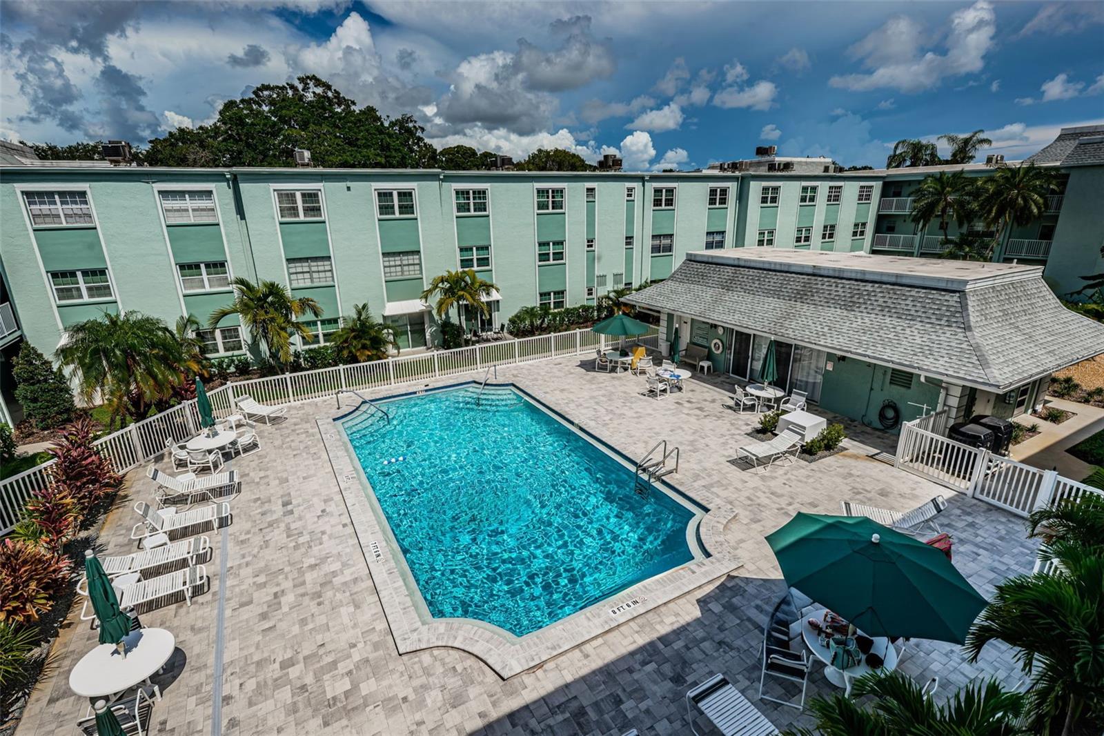 Image 27 of 38 For 1706 Belleair Forest Drive 322