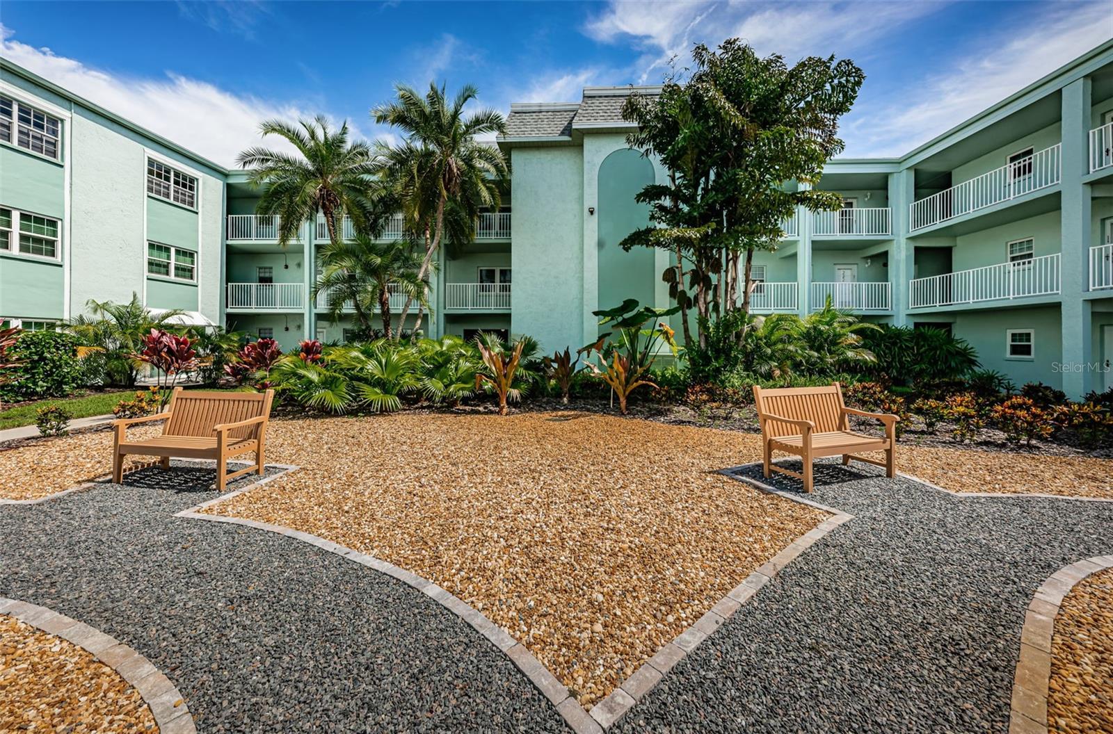 Image 34 of 38 For 1706 Belleair Forest Drive 322