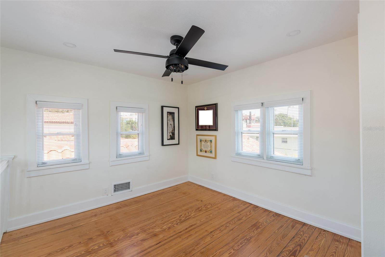 Image 35 of 66 For 53 Albemarle Avenue