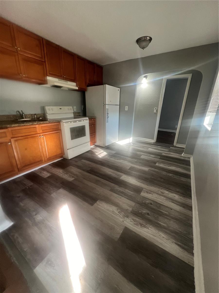 Image 3 of 5 For 2025 7th Street S 3c