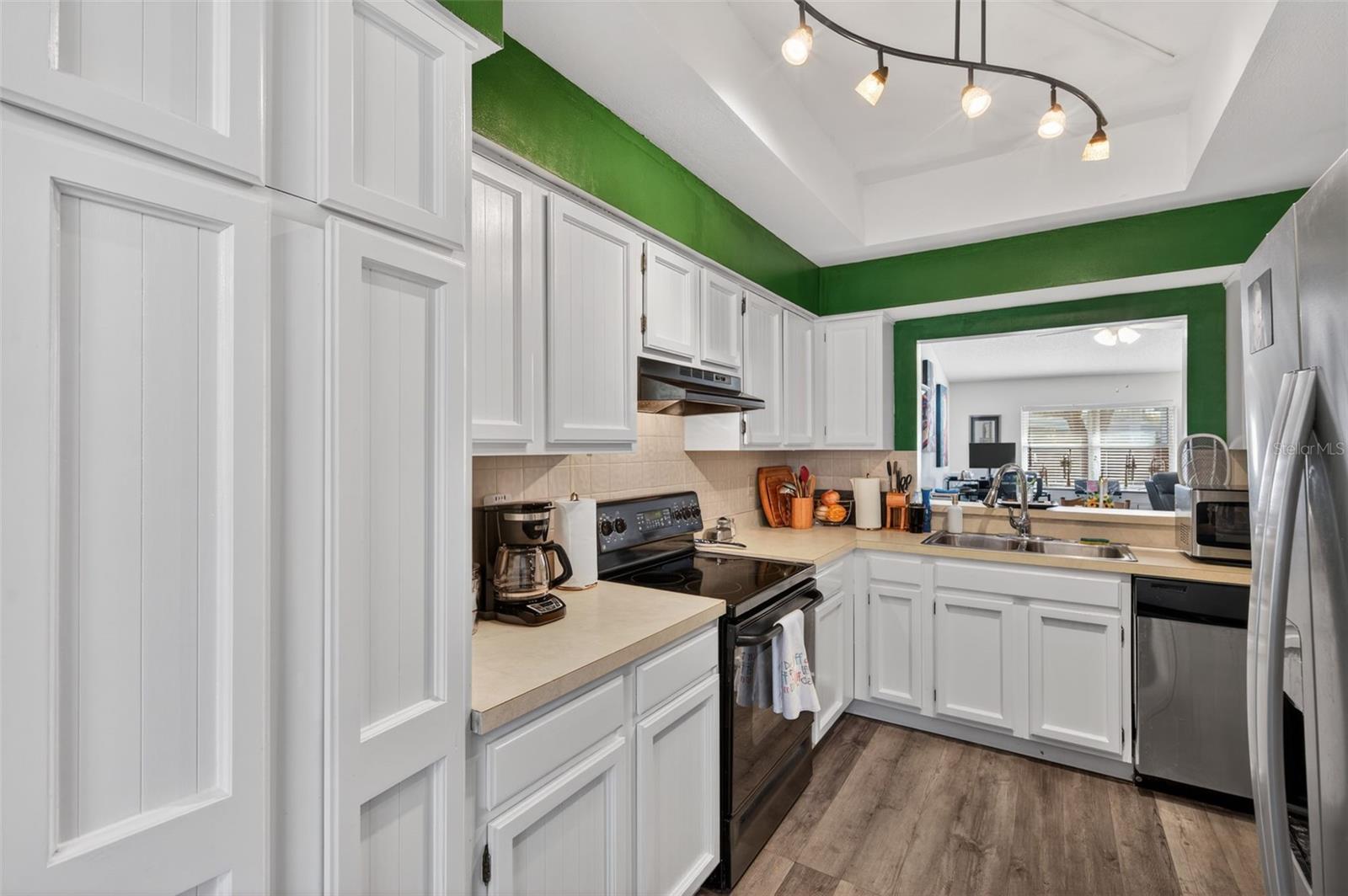 Image 16 of 32 For 9750 Lake Seminole Drive E