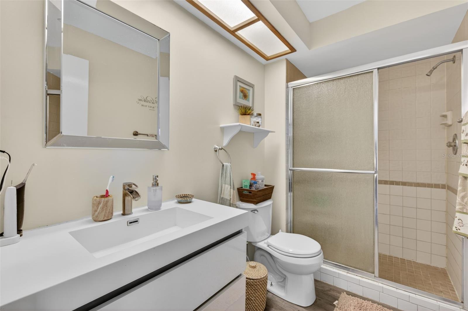 Image 19 of 32 For 9750 Lake Seminole Drive E