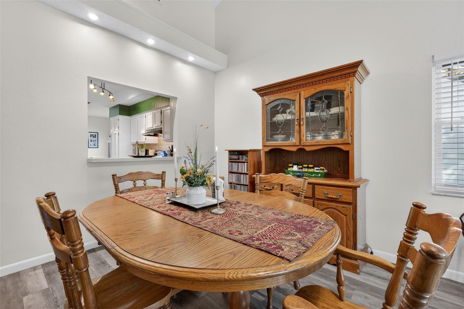 Image 8 of 32 For 9750 Lake Seminole Drive E