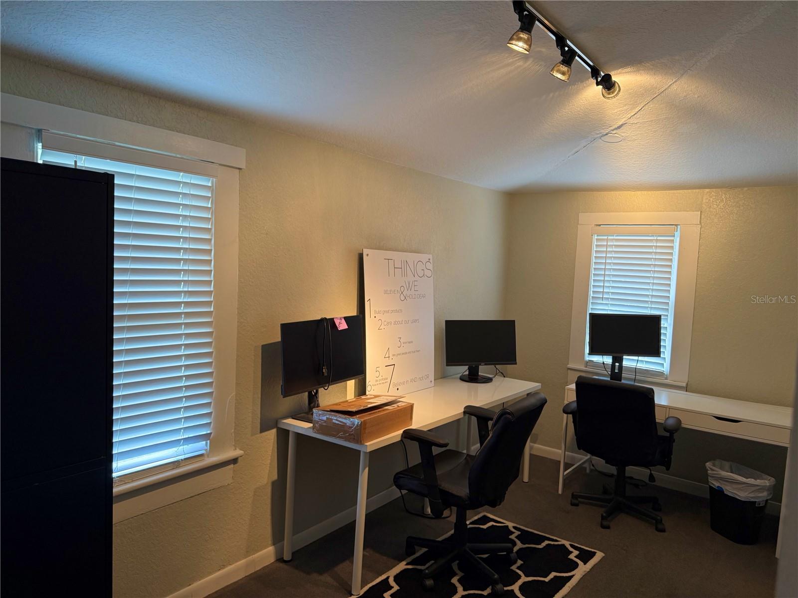 Image 11 of 13 For 701 Azeele Street