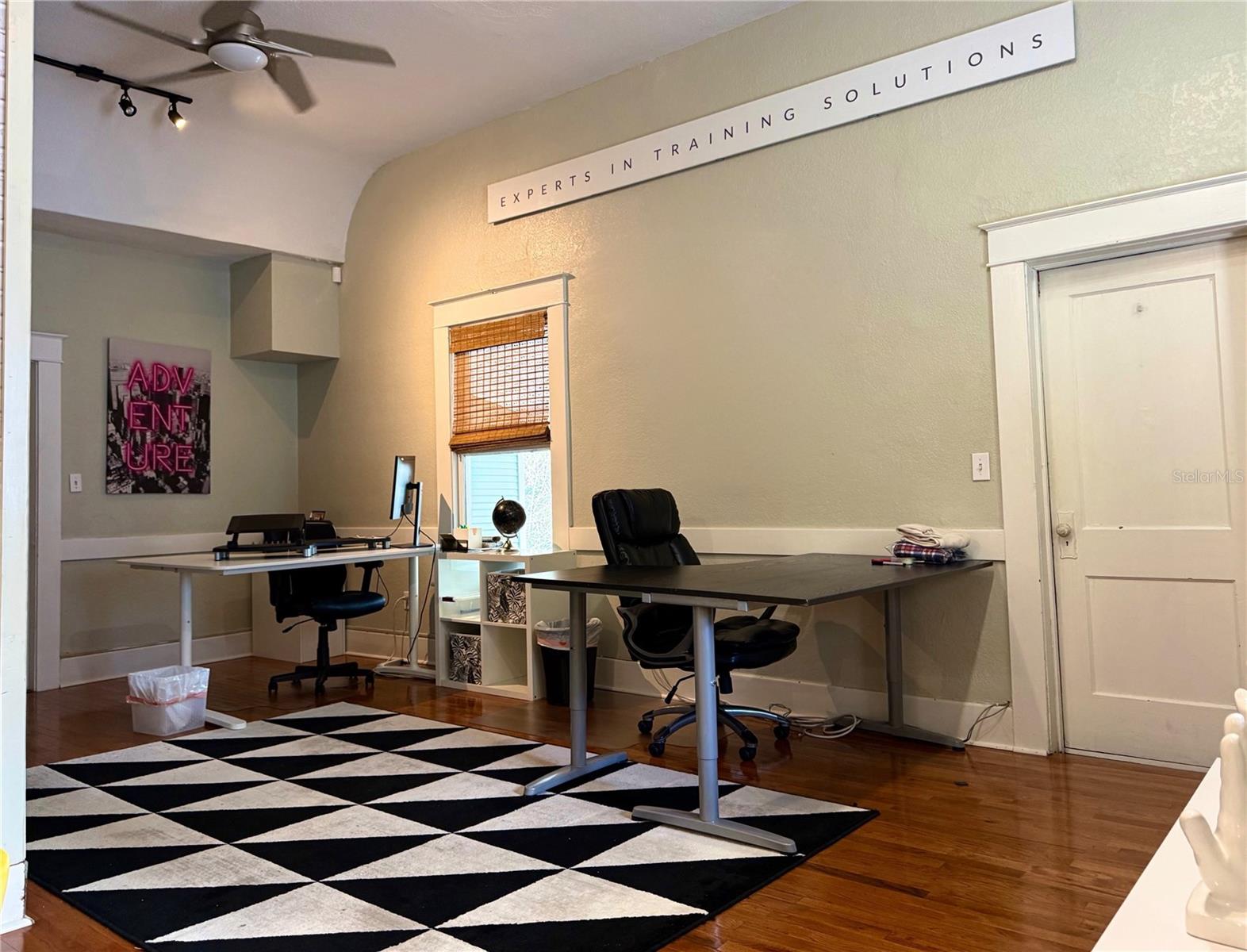 Image 3 of 13 For 701 Azeele Street