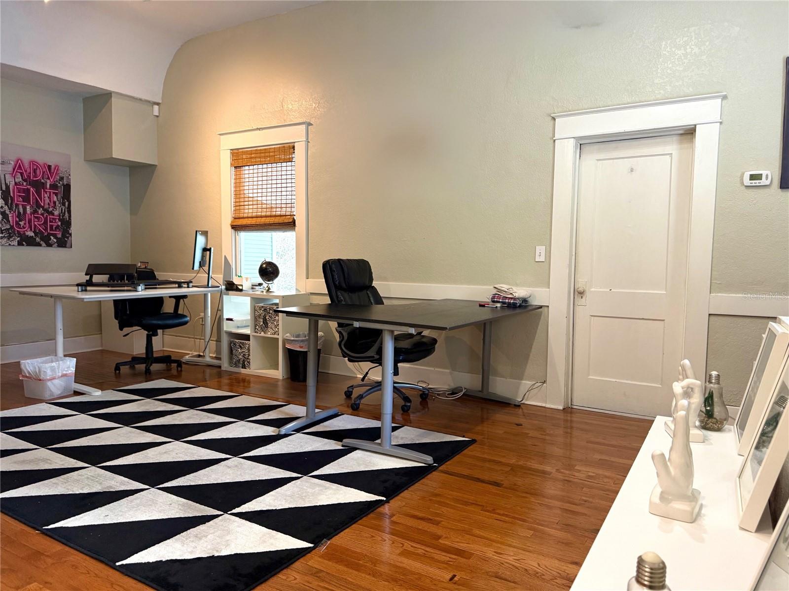 Image 4 of 13 For 701 Azeele Street