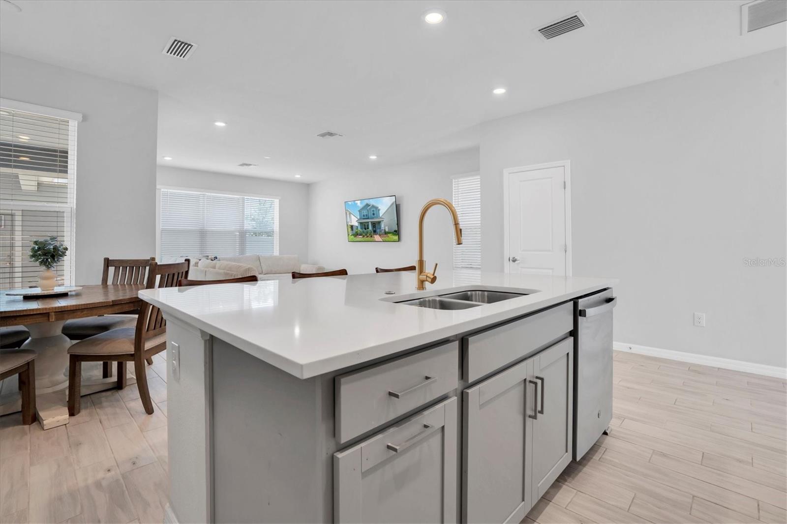 Image 12 of 63 For 13639 Rangeland Boulevard