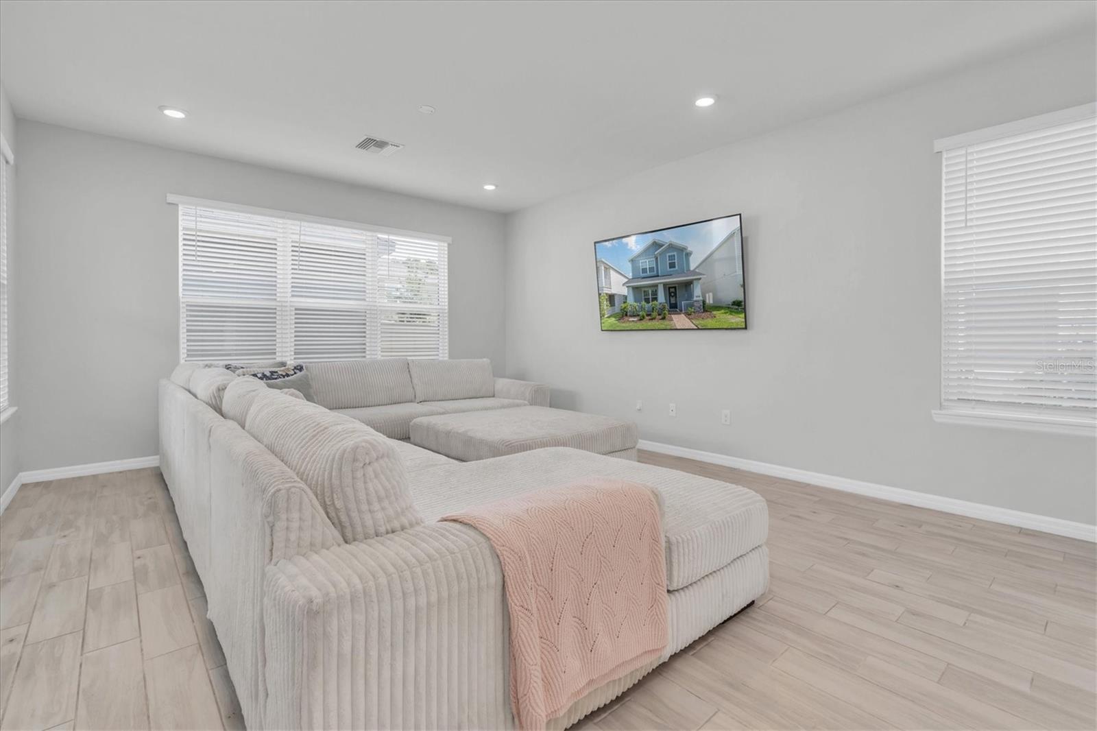 Image 7 of 63 For 13639 Rangeland Boulevard