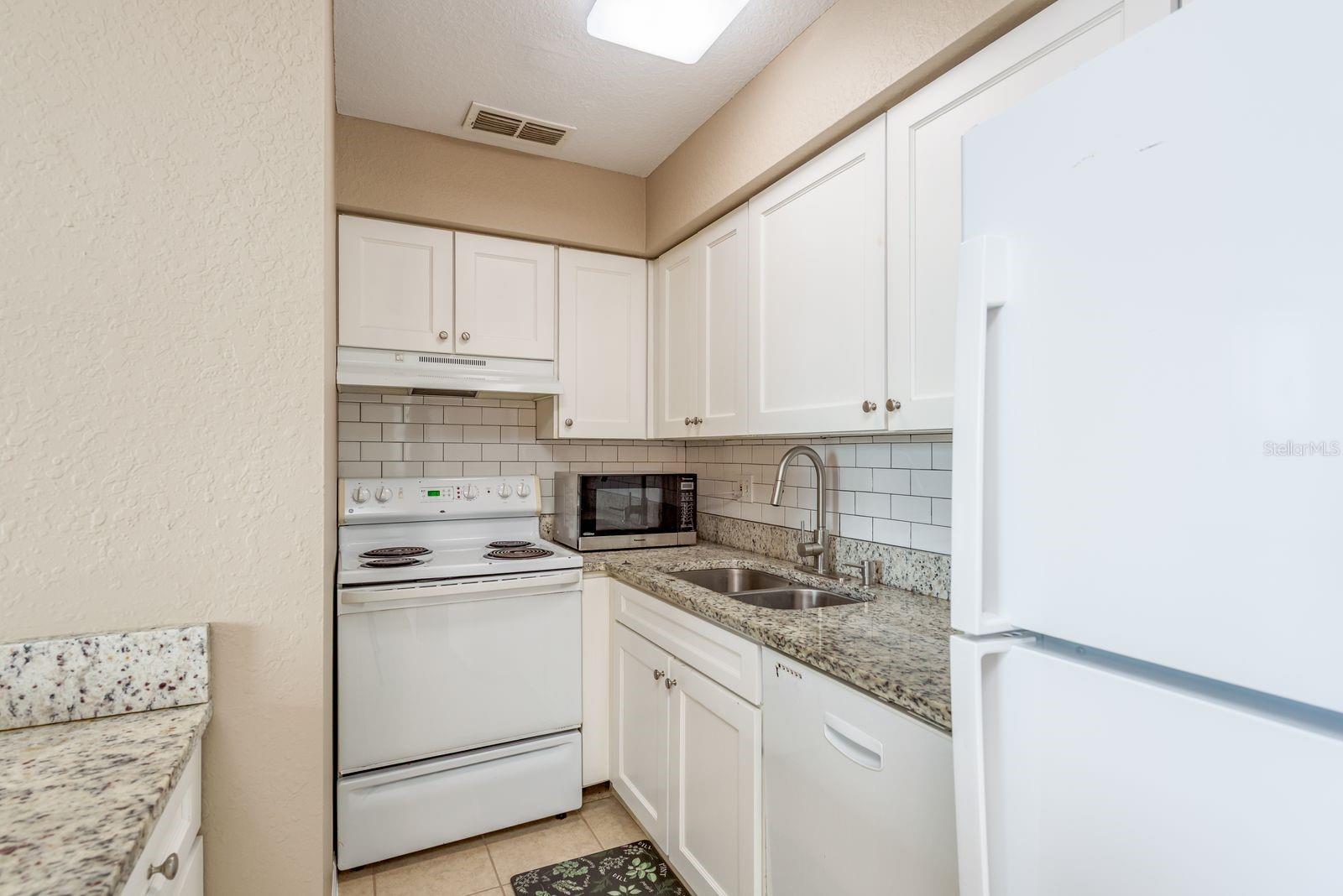 Image 17 of 41 For 9170 Lake Chase Island Way 9170