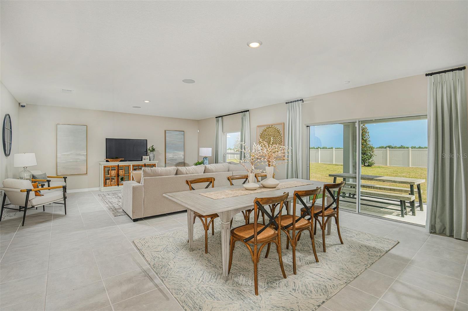 Image 9 of 33 For 2100 Babbling Brook Boulevard