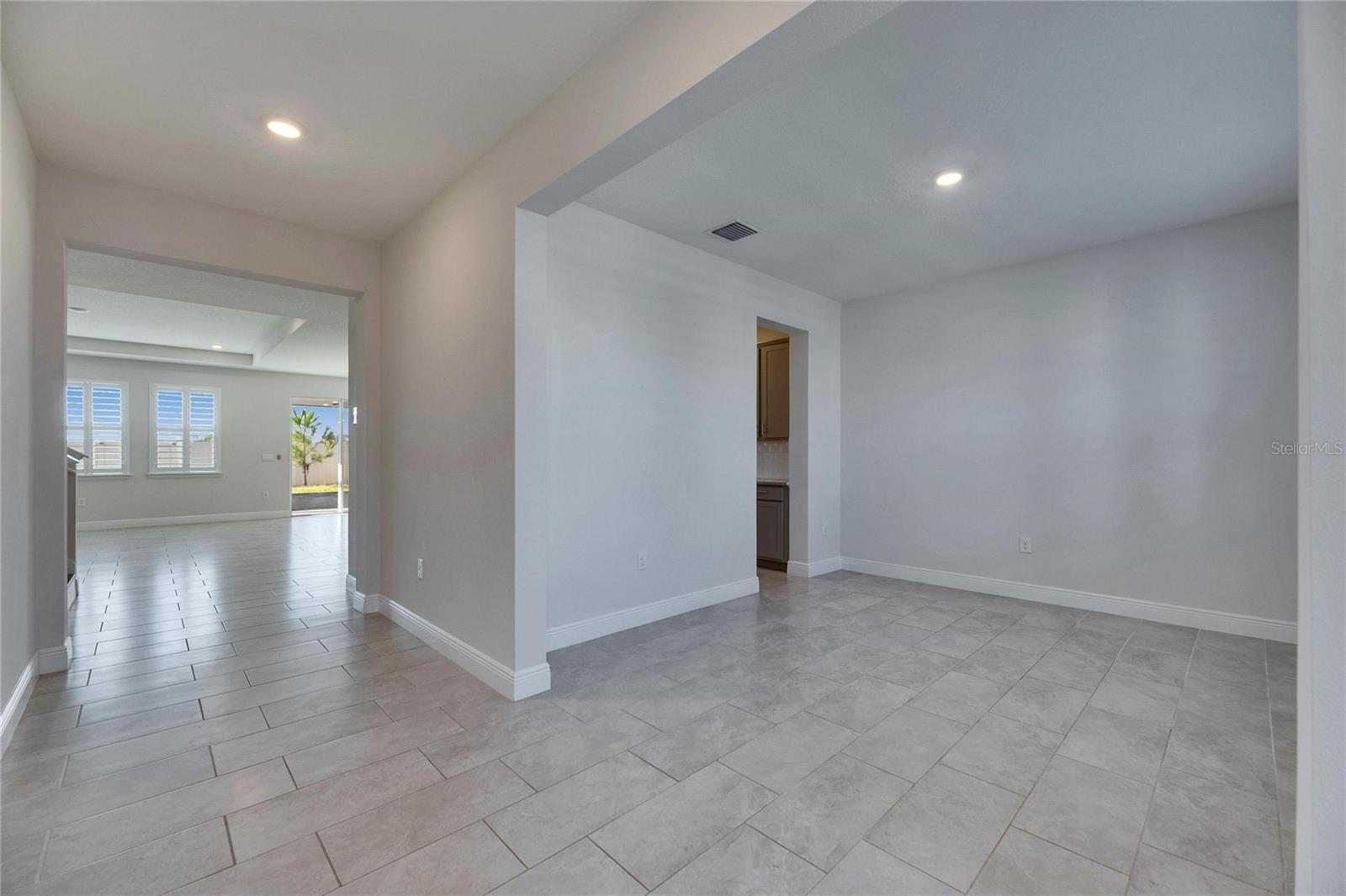 Image 5 of 38 For 182 Mangrove Manor Drive