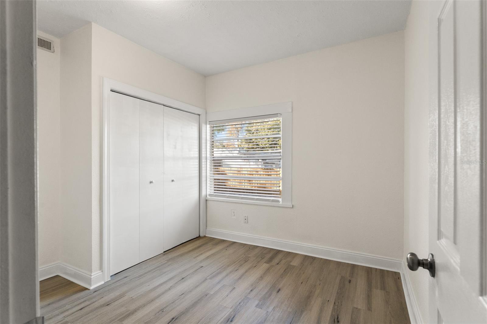 Image 14 of 34 For 6920 Central Avenue