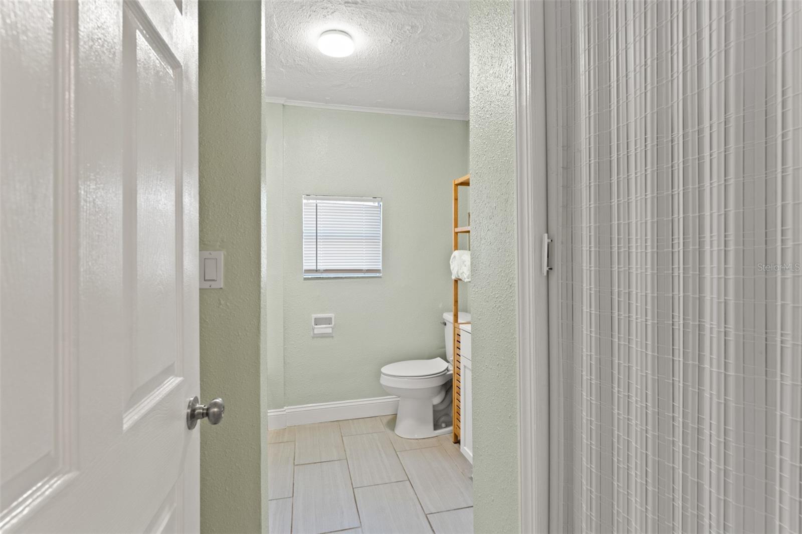 Image 17 of 34 For 6920 Central Avenue