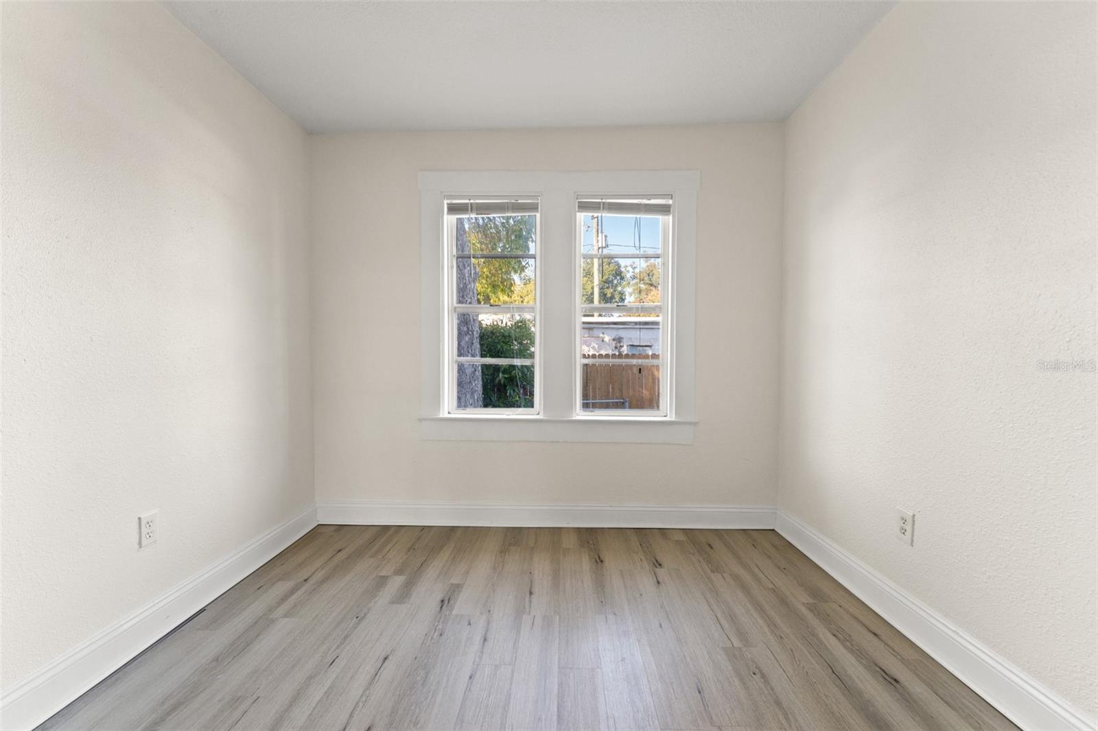 Image 19 of 34 For 6920 Central Avenue