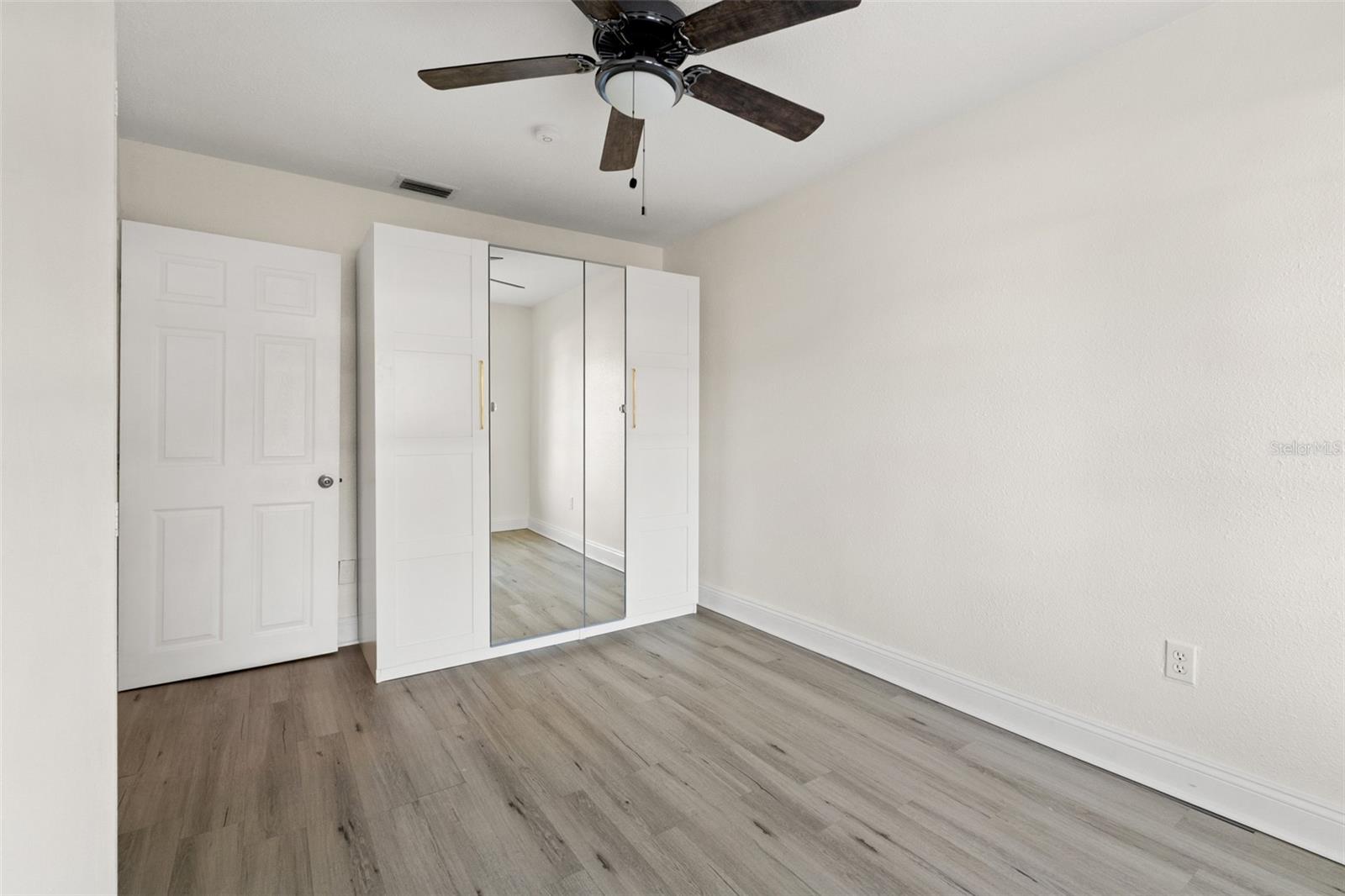 Image 20 of 34 For 6920 Central Avenue