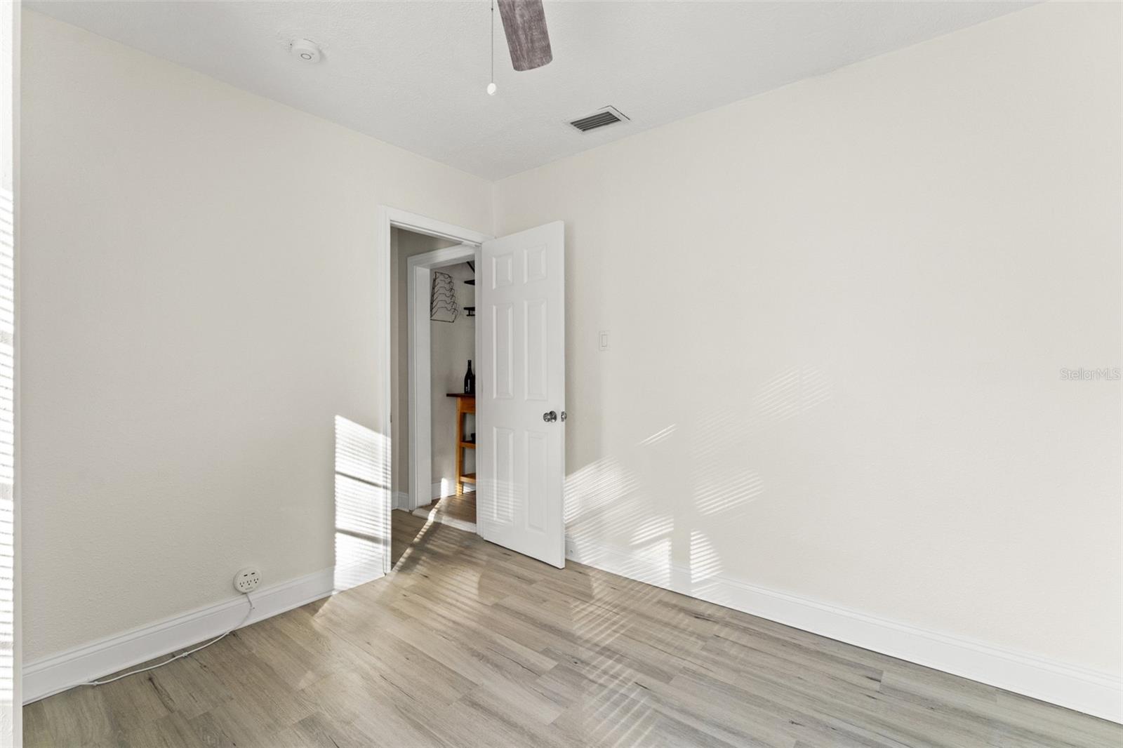 Image 22 of 34 For 6920 Central Avenue