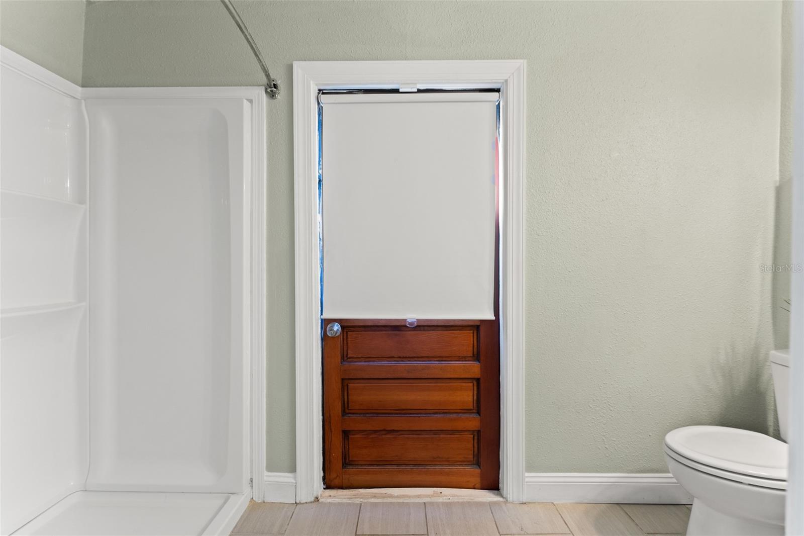 Image 23 of 34 For 6920 Central Avenue