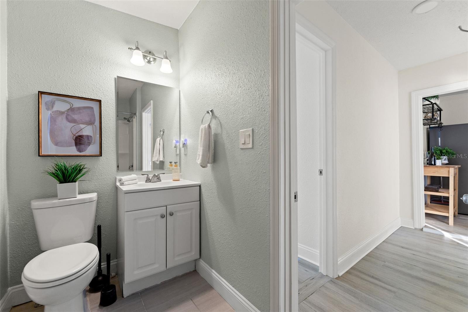 Image 25 of 34 For 6920 Central Avenue