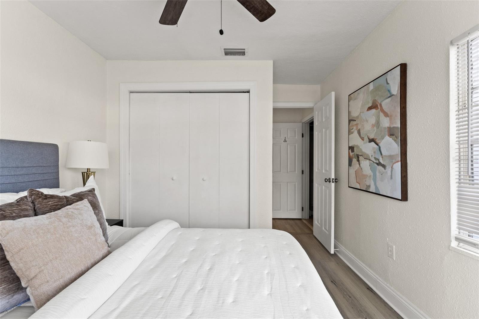 Image 27 of 34 For 6920 Central Avenue