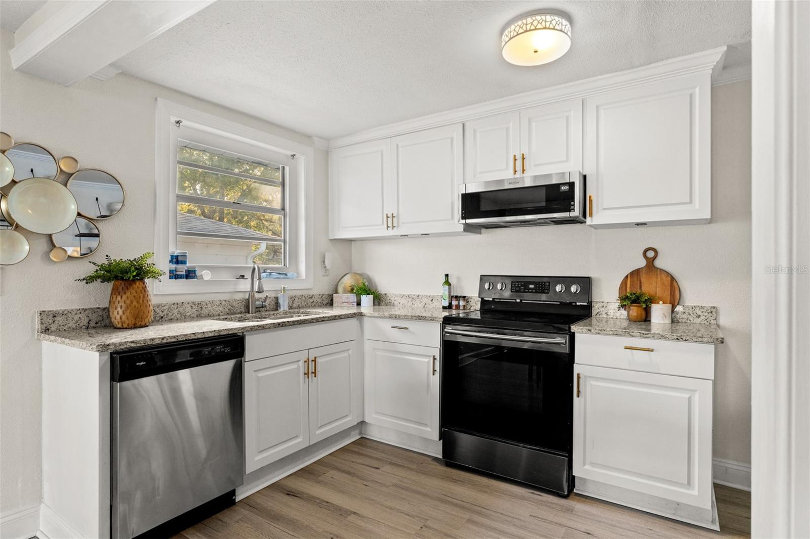 Image 9 of 34 For 6920 Central Avenue