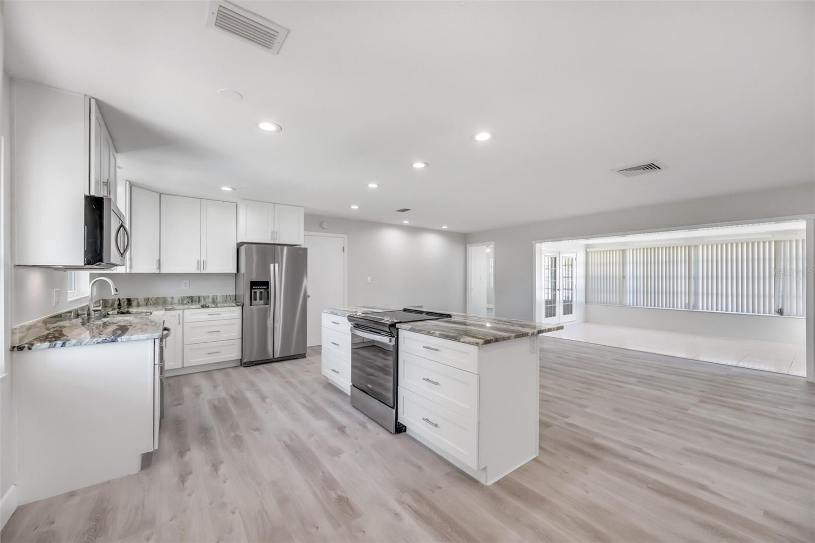 Image 6 of 23 For 11211 60th Ave N